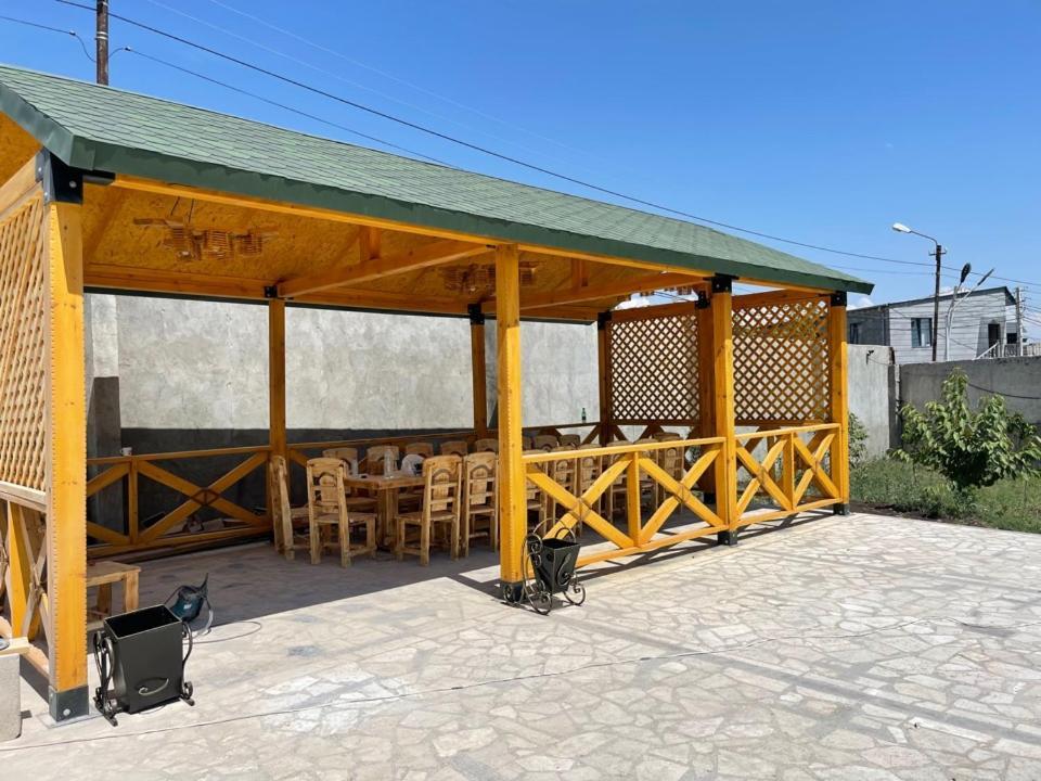 Golden Seconds Hotel Erevan Esterno foto