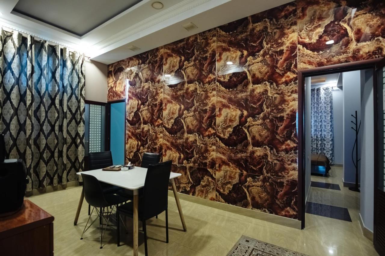 Golden Seconds Hotel Erevan Esterno foto