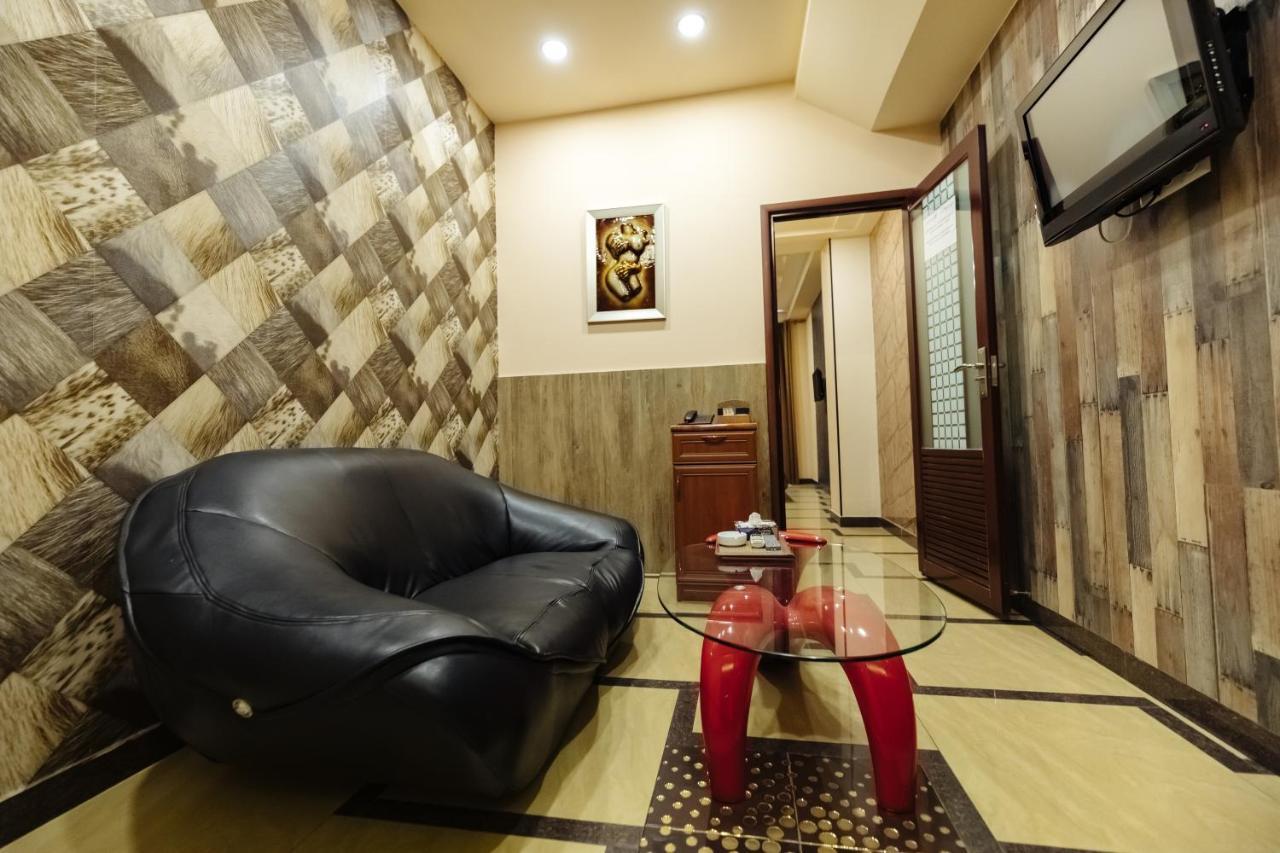 Golden Seconds Hotel Erevan Esterno foto