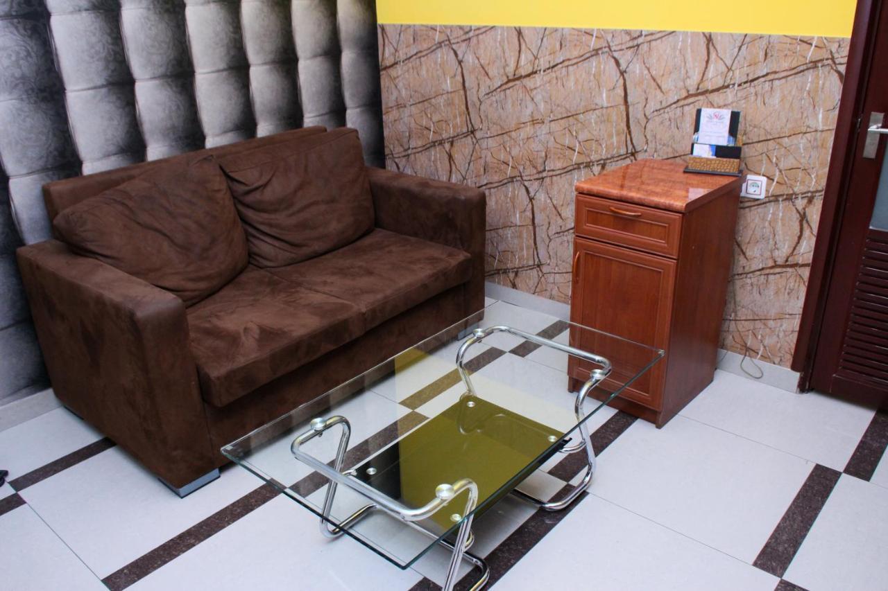 Golden Seconds Hotel Erevan Esterno foto