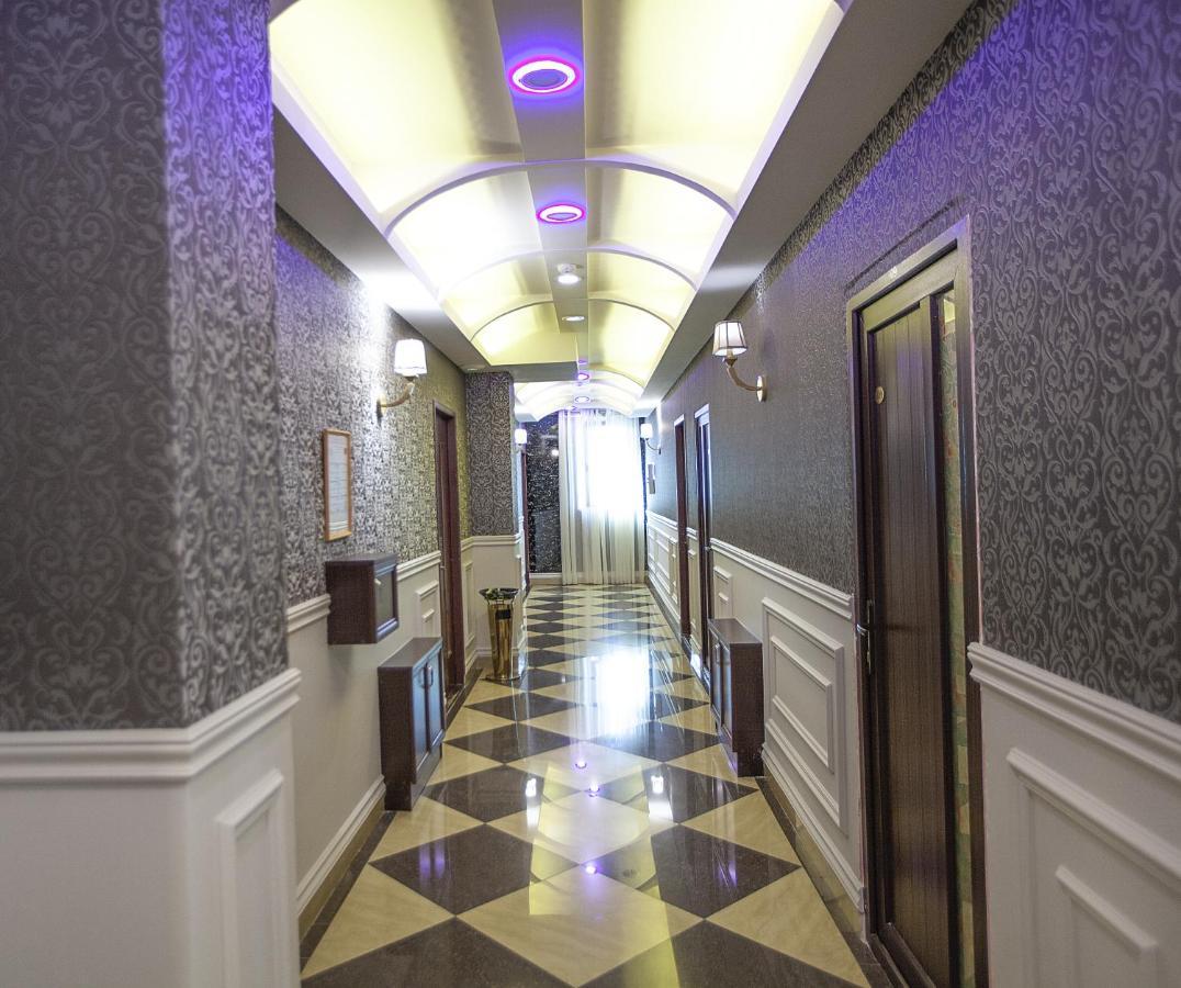 Golden Seconds Hotel Erevan Esterno foto