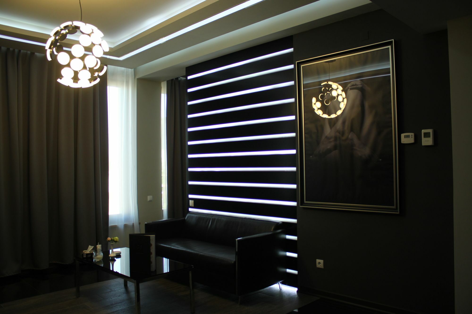 Golden Seconds Hotel Erevan Esterno foto